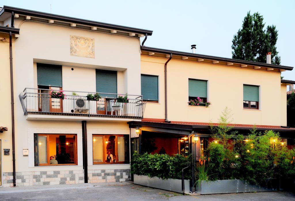 Appartamento Lago Peschiera del Garda Rum bild